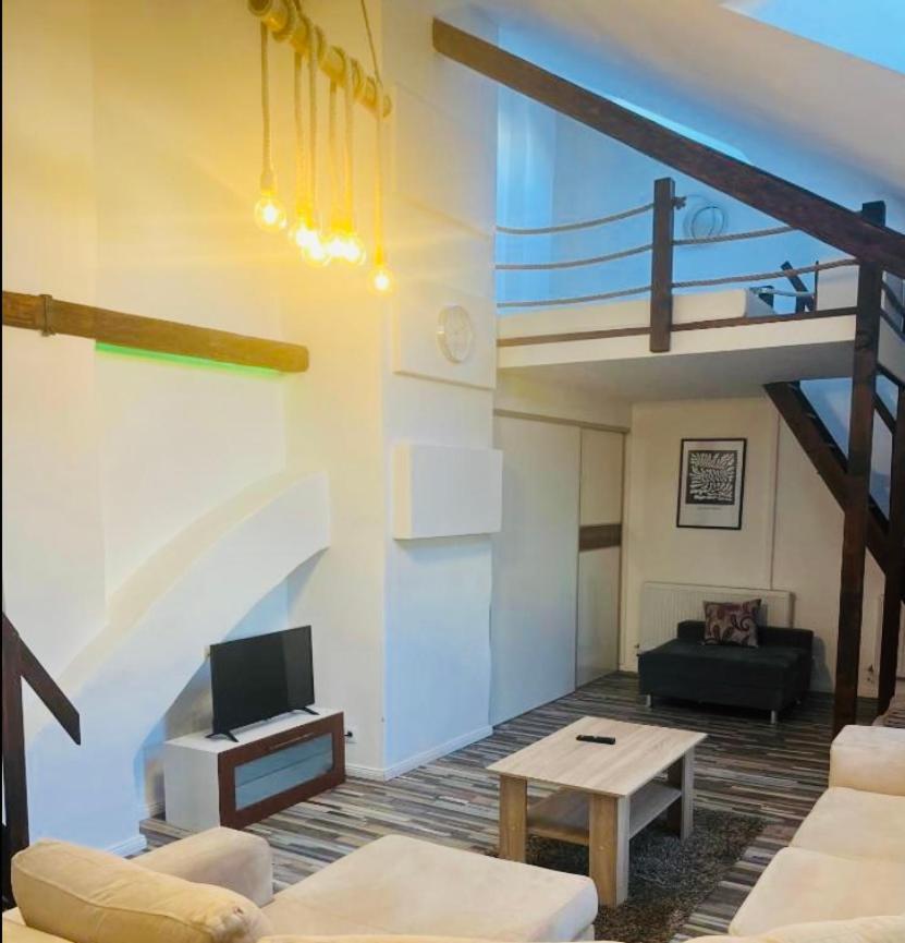 Jokai Apartman Komárno エクステリア 写真